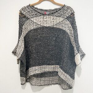 Pe De Chumbo Portuguese clothing brand linen and cotton black cream top